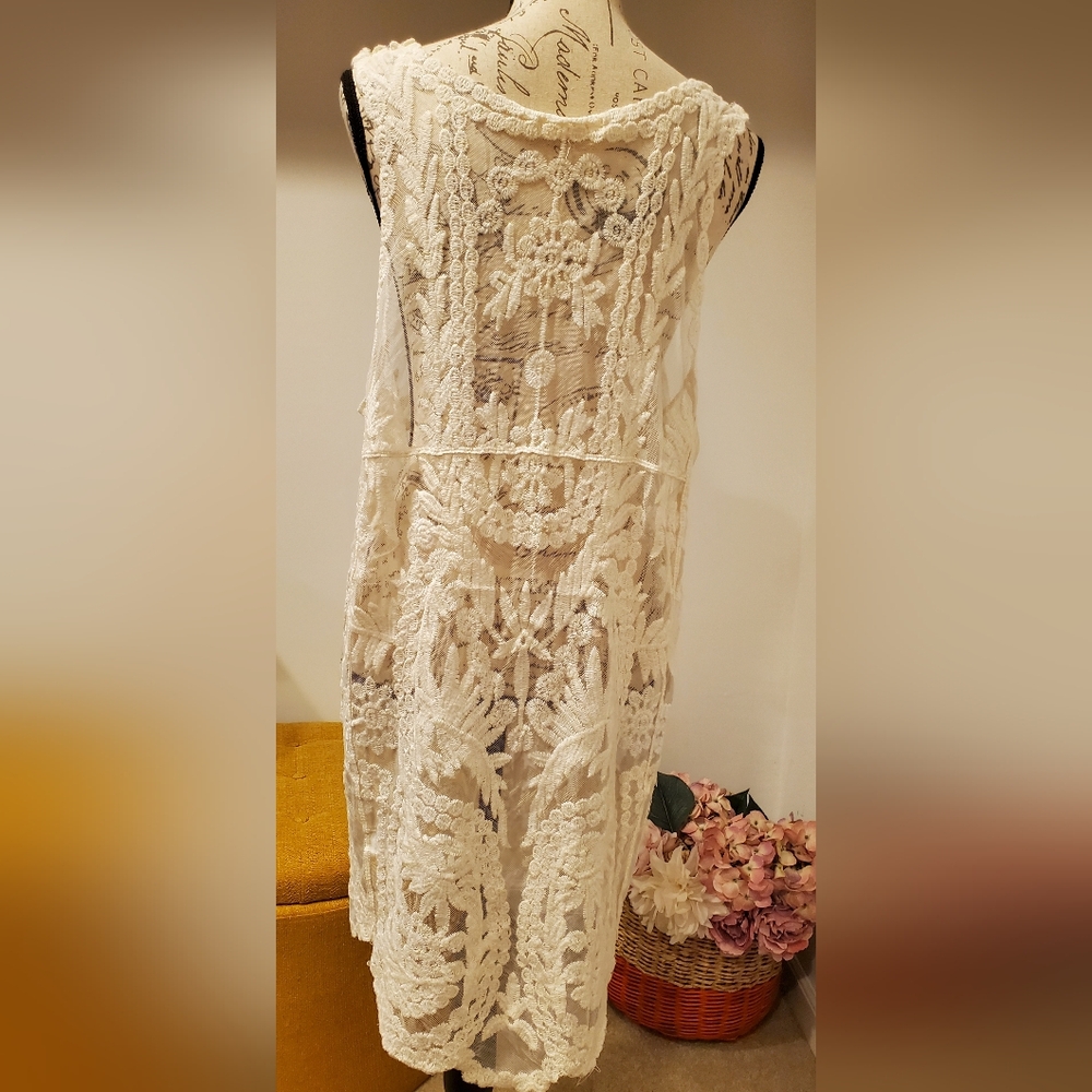 Elegant Beige  Lace Dress / Swimware Coverup.Size M. - Picture 2 of 10